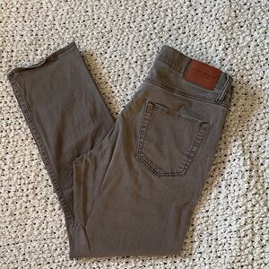 🍀 Lucky Brand 410 Athletic Slim Chinos 🍀